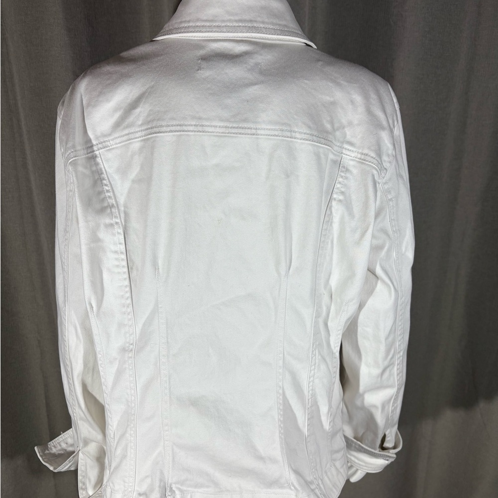 Ami White Jean Jacket - Picture 5 of 8